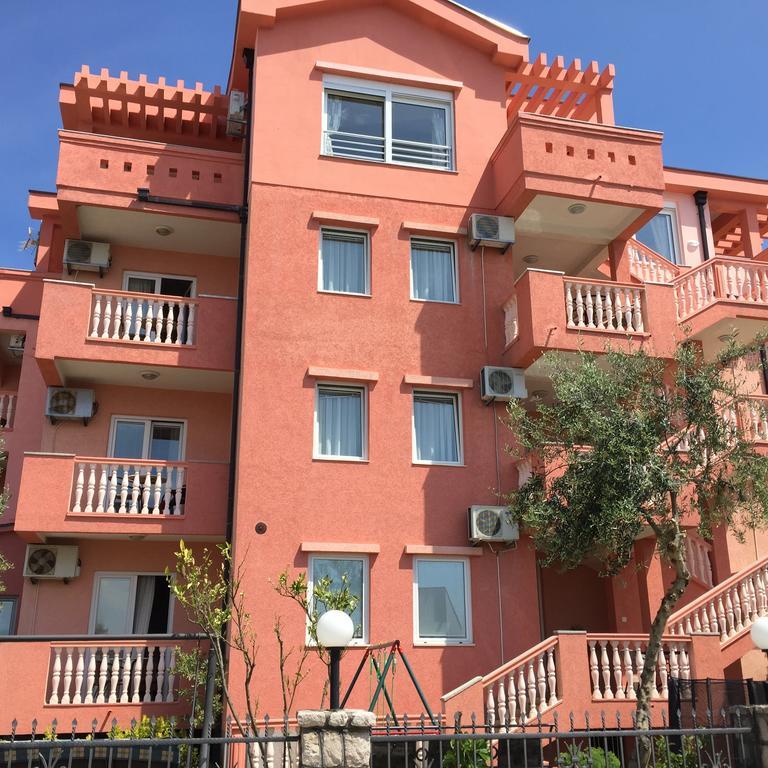 אולסינץ' Apartments Mediteran מראה חיצוני תמונה